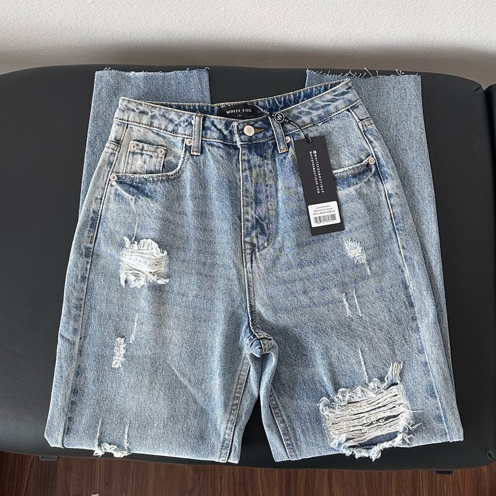 NWT Ripped Straight Jeans - Small